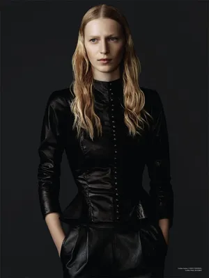 Julia Nobis Model Wallpaper