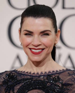 Julianna Margulies Portrait Photograph Wallpaper