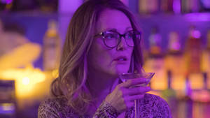 Julianne Moore Film Character Gloria Bell Wallpaper