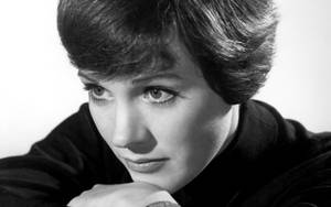 Julie Andrews Side View Wallpaper