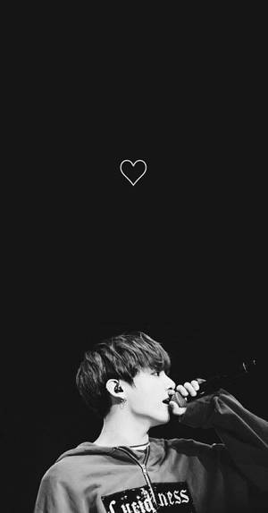 Jungkook Singing Bts Black Aesthetic Wallpaper