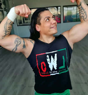 Juventud Guerrera Flexing Muscles Wallpaper