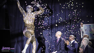 Kareem Abdul-jabbar Statue Wallpaper