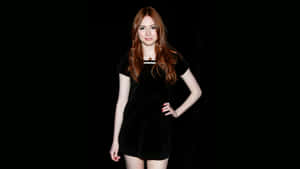 Karen Gillan Looking Fabulous In Black And White Wallpaper