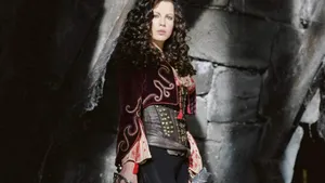 Kate Beckinsale Elegant Costume4 K Wallpaper