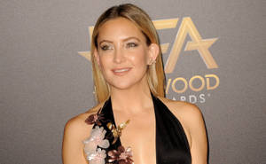 Kate Hudson Awards Event Wallpaper