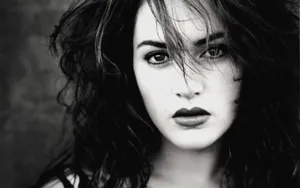 Kate Winslet Black And White Portrait Wallpaper