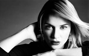 Kate Winslet Monochromatic Photograph Wallpaper