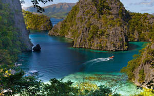 Kayangan Lake In The Philippines Wallpaper