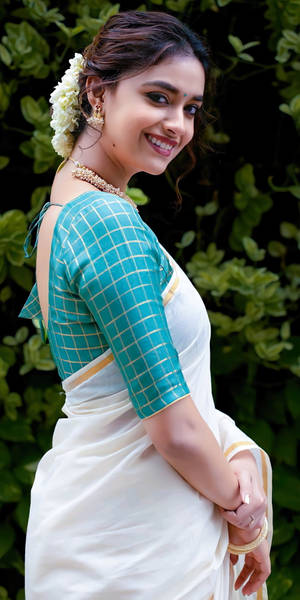 Keerthi Suresh Saree Teal Grid Top Wallpaper