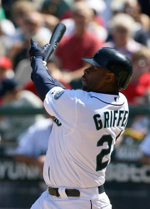 Ken Griffey J Swinging Body Wallpaper