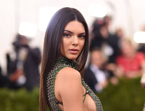 Kendall Jenner 2018 Met Gala Wallpaper