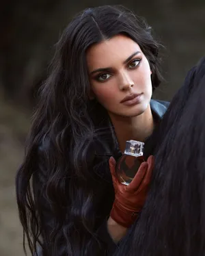 Kendall Jenner Kkw Fragrance Wallpaper
