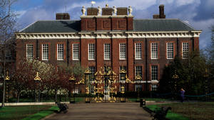 Kensington Palace Dark Sky Wallpaper