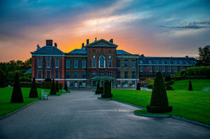 Kensington Palace Photographed During Sunset Wallpaper