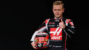 Kevin Magnussen Thumbs Up Wallpaper