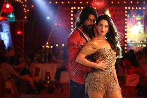 Kgf Yash And Milky Wallpaper