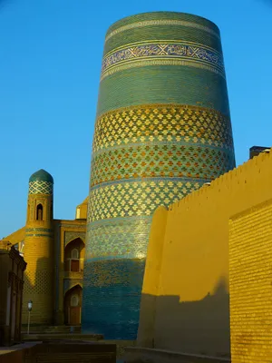 Khiva Thick Green Tower Wallpaper