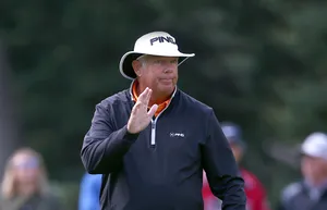 Kirk Triplett Waving Hand Wallpaper