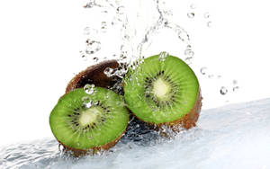 Kiwi Water Splash Wallpaper