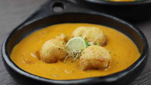 Kofta Yellow Curry With Lemon Wallpaper