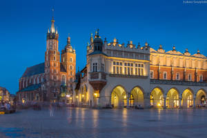 Krakow Cloth Hall, Poland At Night Wallpaper