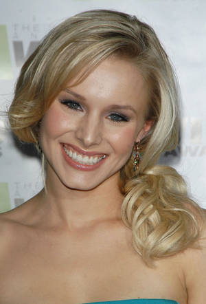 Kristen Bell Young Actress Awards Night Wallpaper