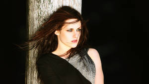 Kristen Stewart At Santa Monica Pier Wallpaper