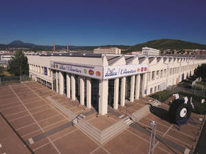 L'aventure Michelin Museum Wallpaper