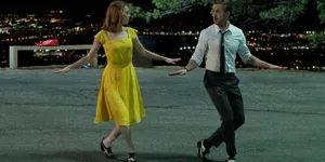 La La Land Watching While Dancing 4k Wallpaper
