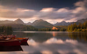 Lake Boats Natural Background Wallpaper