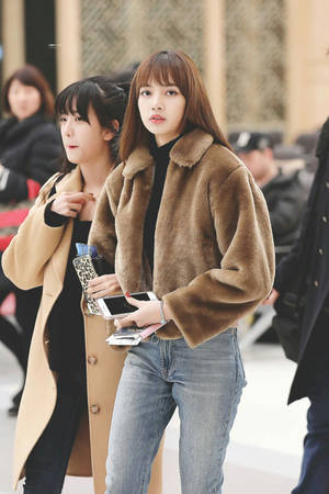 Lalisa Manoban Airport Fashion Wallpaper