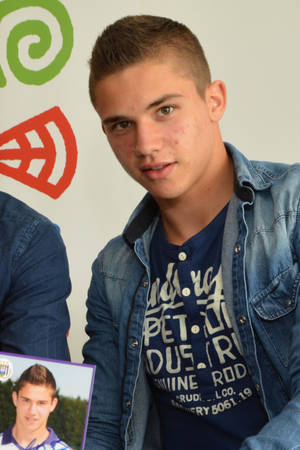 Leander Dendoncker In Stylish Jean Jacket Wallpaper