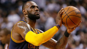 Lebron James Nba Game Snapshot Wallpaper