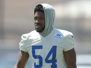 Leonard Floyd Football Athlete Portrait Wallpaper