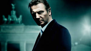 Liam Neeson Cool Dr. Martin Harris Unknown Wallpaper