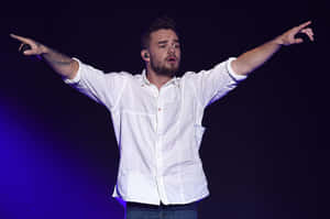 Liam Payne Raising Arms Wallpaper