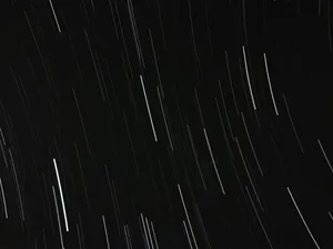 Light Streaks Black Screen 4k Wallpaper