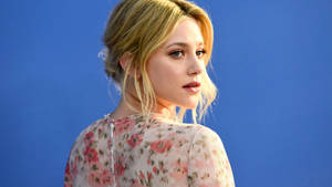 Lili Reinhart Back Side View Wallpaper