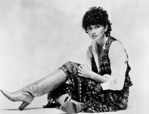 Linda Ronstadt American Legendary Singer Wallpaper