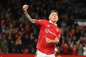 Lisandro Martínez Jumping Wallpaper