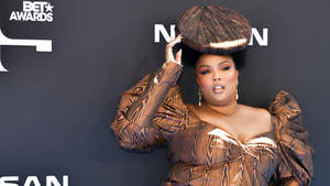 Lizzo At Bet Awards Wallpaper