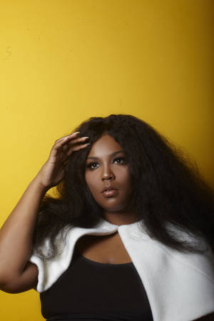 Lizzo Multi-talented Singer Wallpaper