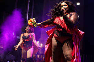 Lizzo Music And Art Festival Wallpaper