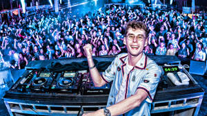 Lost Frequencies Dj Party Wallpaper