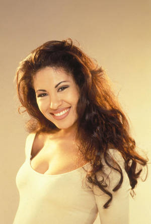 Lovely Selena Quintanilla Wallpaper