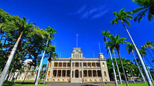 Low-angle Shot Iolani Palace Wallpaper