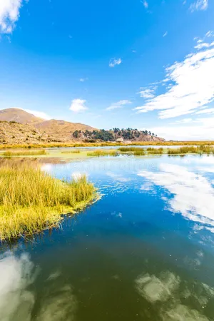 Low Shores Of Lake Titicaca Wallpaper