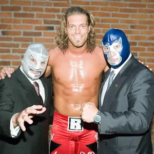 Luchadores_and_ Wrestler_ Posing Wallpaper