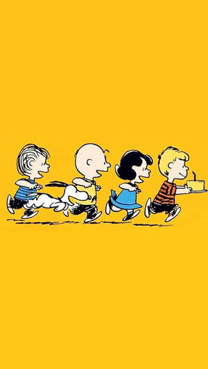 Lucy Van Pelt Running With Friends Wallpaper